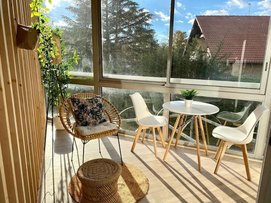 The Jungle Studio, Loggia & Parking Dans Residence โรม็อง-ซูร์-อีแซร์ ภายนอก รูปภาพ