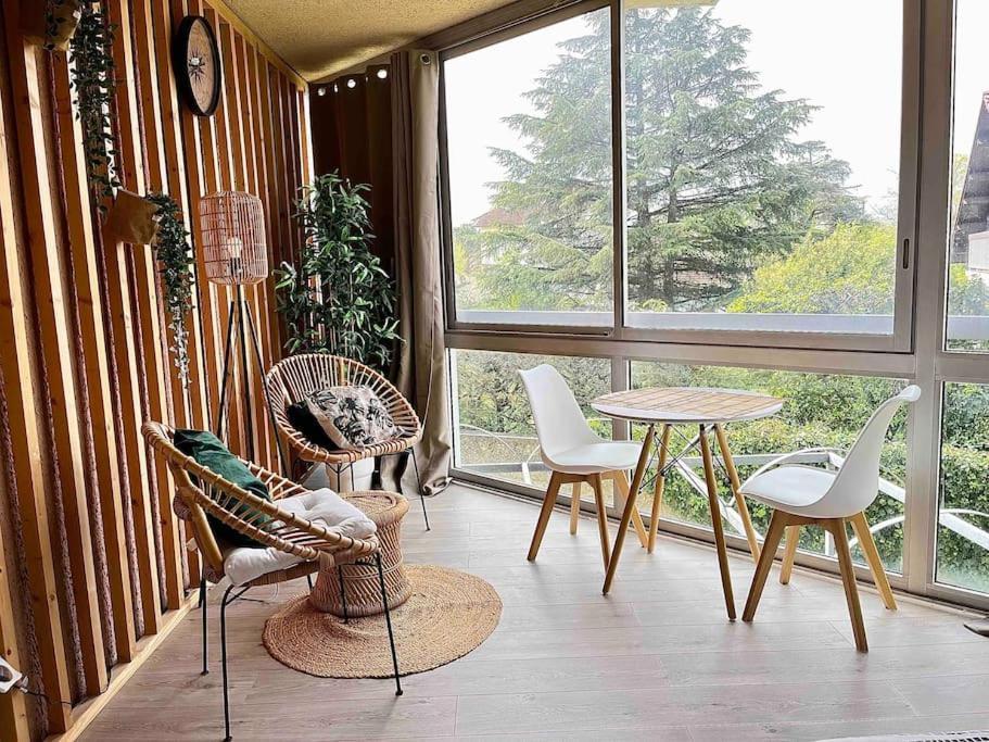 The Jungle Studio, Loggia & Parking Dans Residence โรม็อง-ซูร์-อีแซร์ ภายนอก รูปภาพ